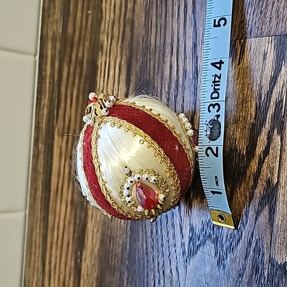 Vintage ball sequin beaded Christmas ornament - Picture 2 of 12